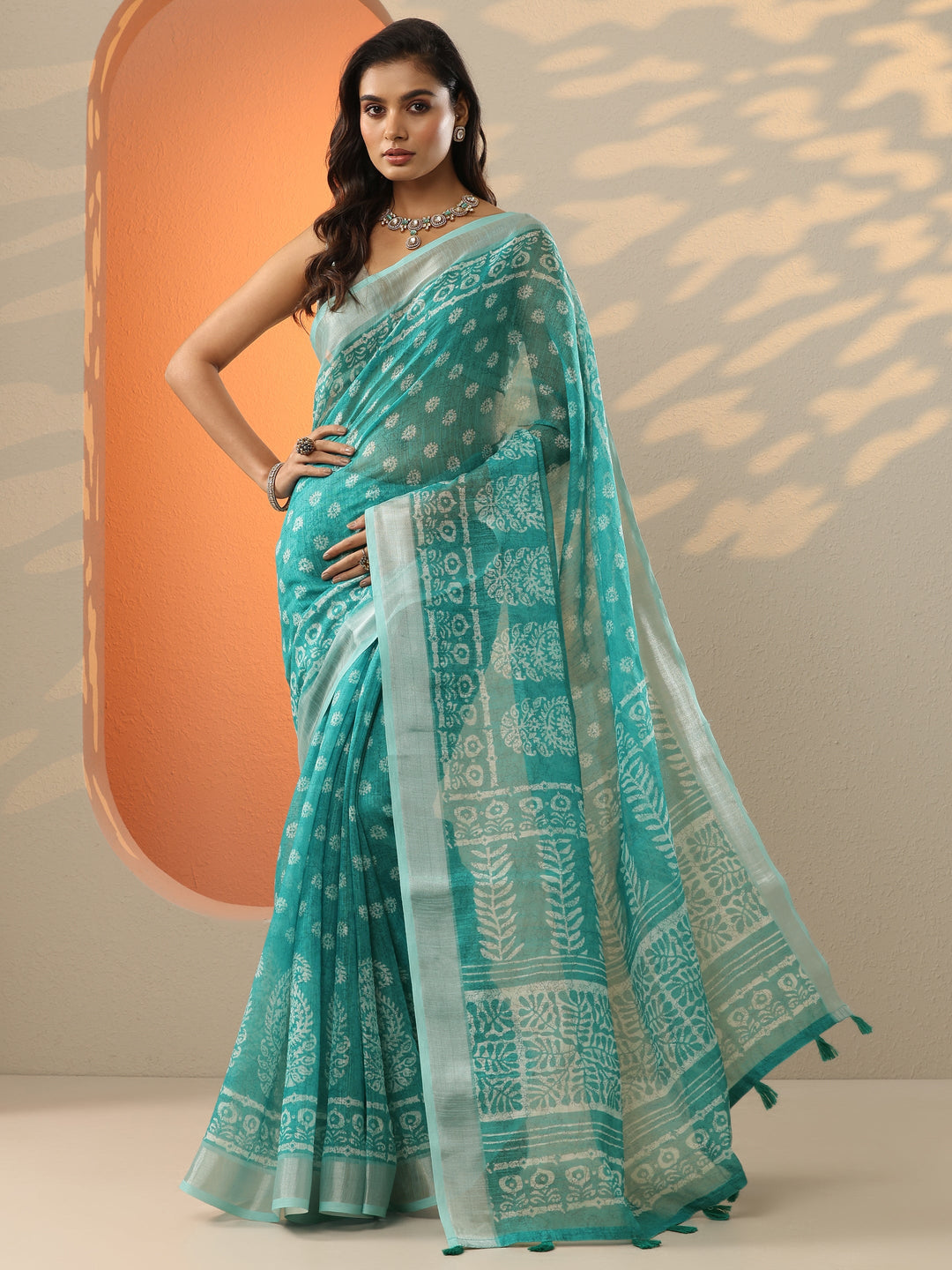 Blue Printed Cotton Blend Saree With Unstitched Blouse Piece