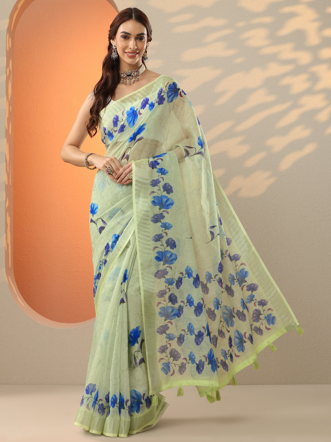 Green Printed Cotton Blend Saree With Unstitched Blouse Piece