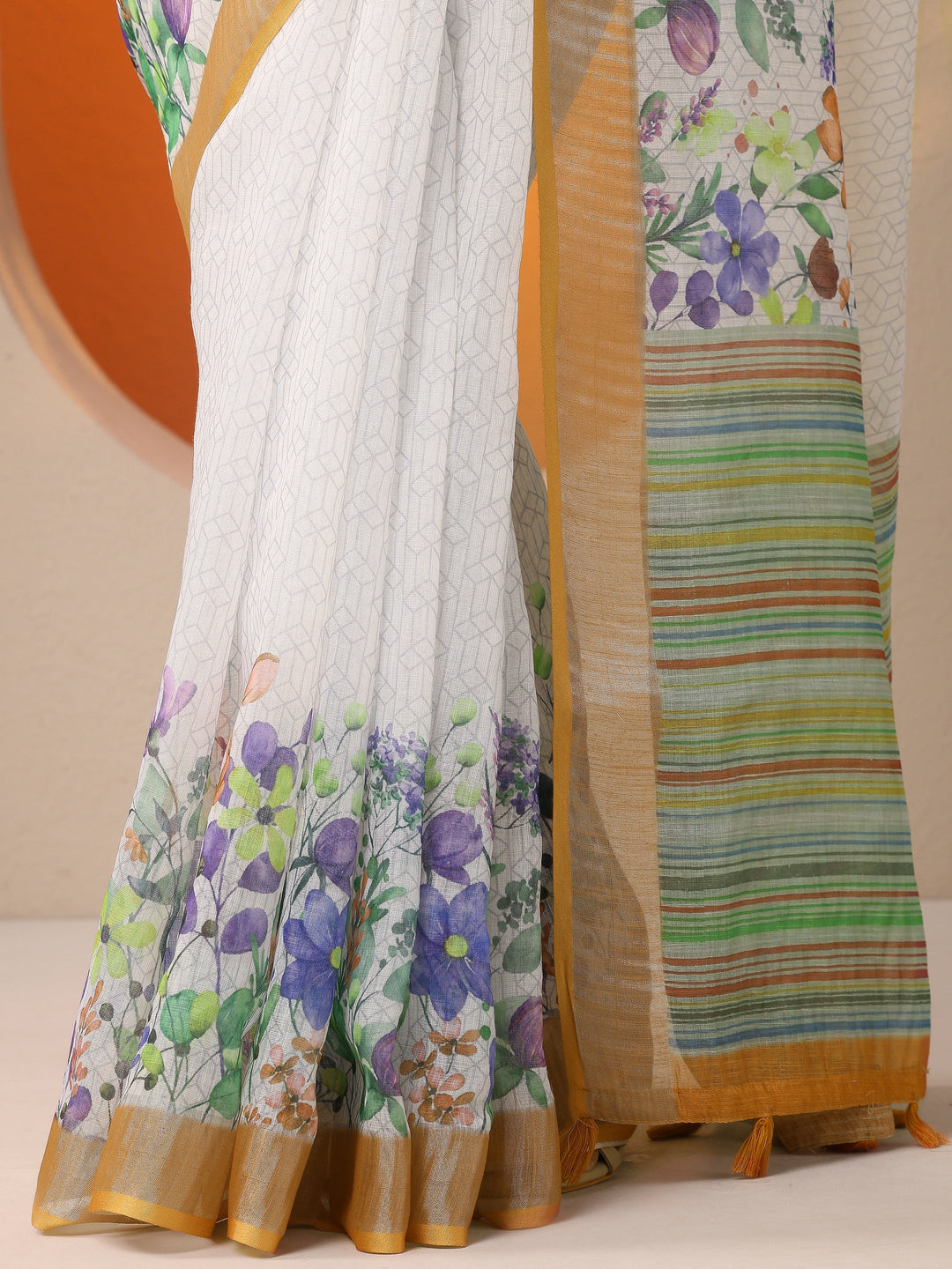 White Printed Cotton Blend Saree With Unstitched Blouse Piece