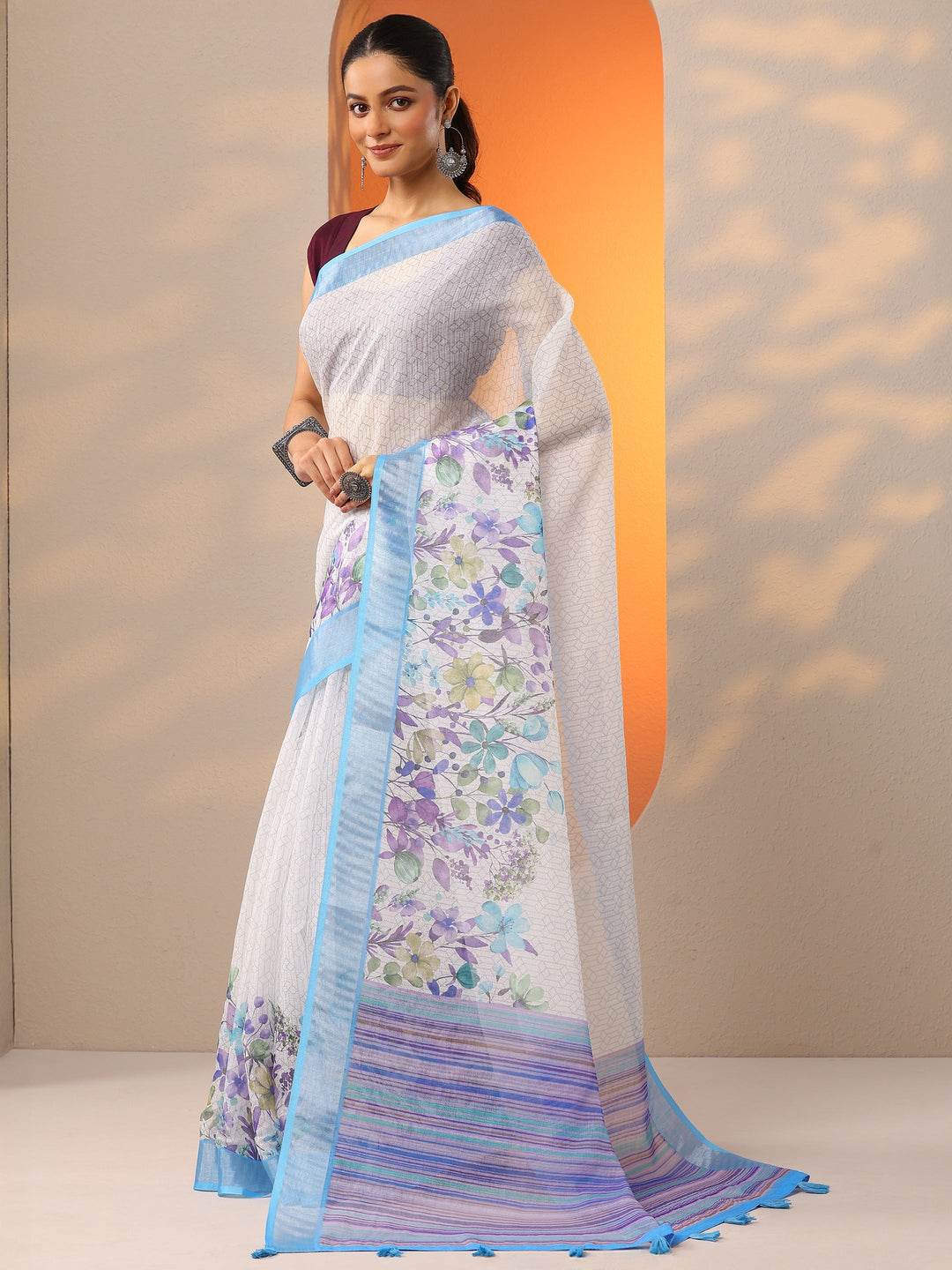 White Printed Cotton Blend Saree With Unstitched Blouse Piece