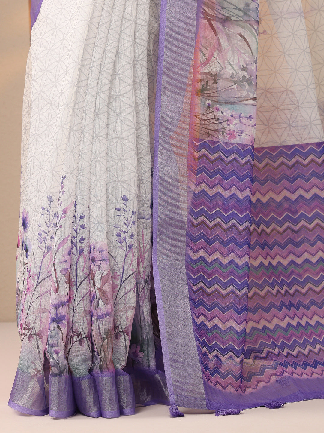 White Printed Cotton Blend Saree With Unstitched Blouse Piece