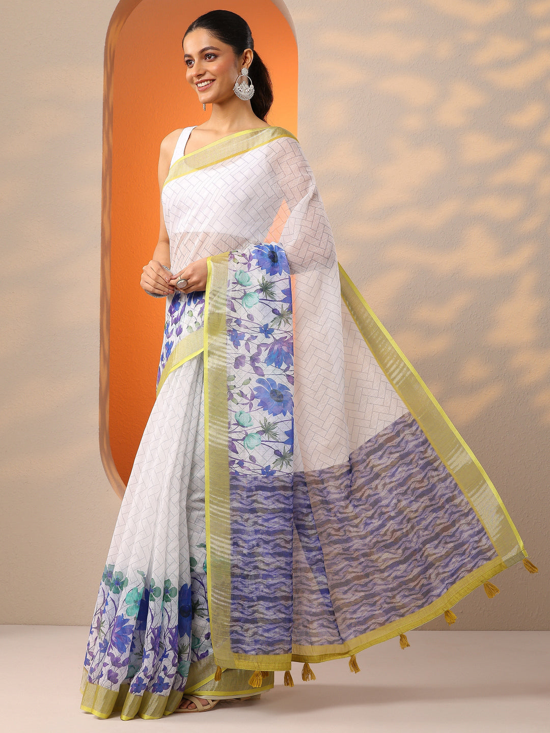 White Printed Cotton Blend Saree With Unstitched Blouse Piece