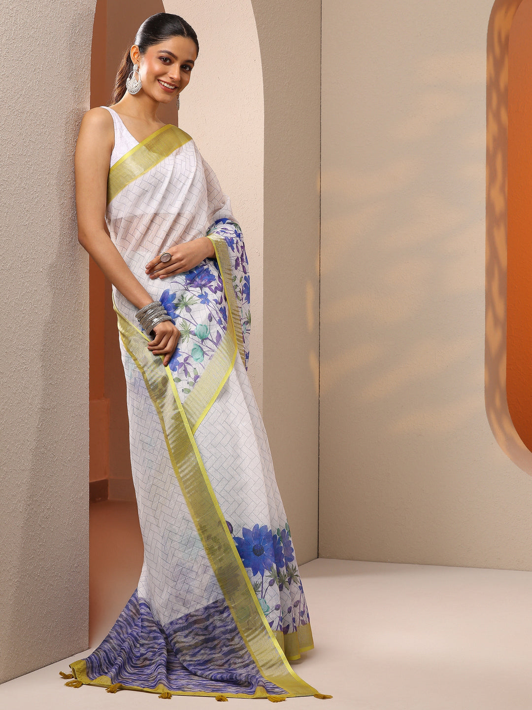 White Printed Cotton Blend Saree With Unstitched Blouse Piece