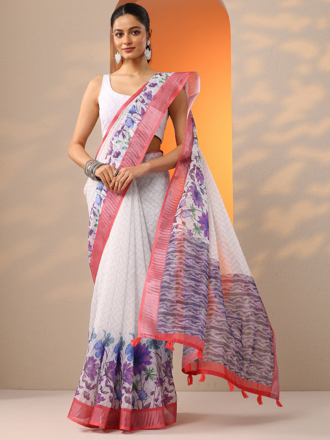 White Printed Cotton Blend Saree With Unstitched Blouse Piece