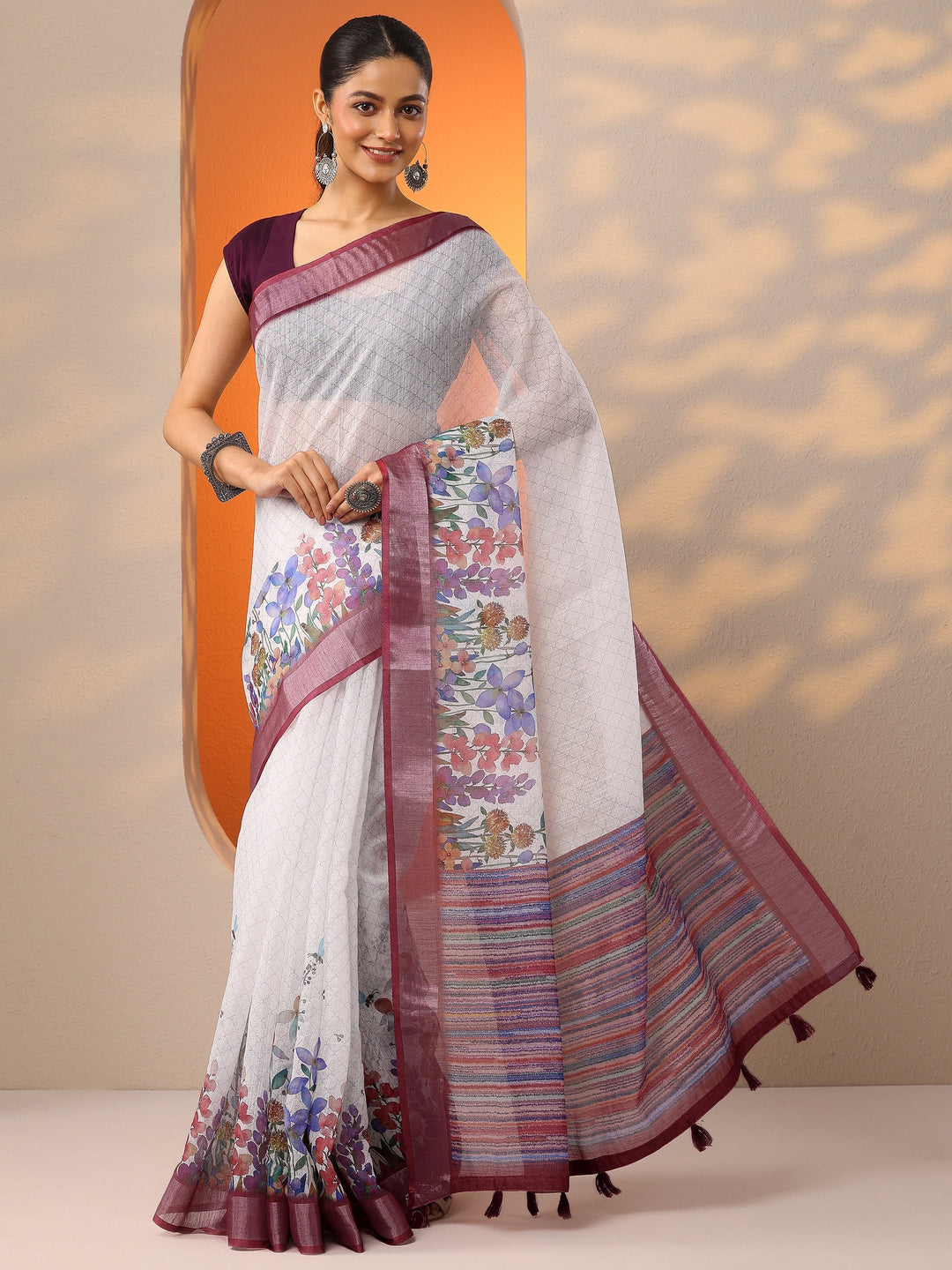 White Printed Cotton Blend Saree With Unstitched Blouse Piece