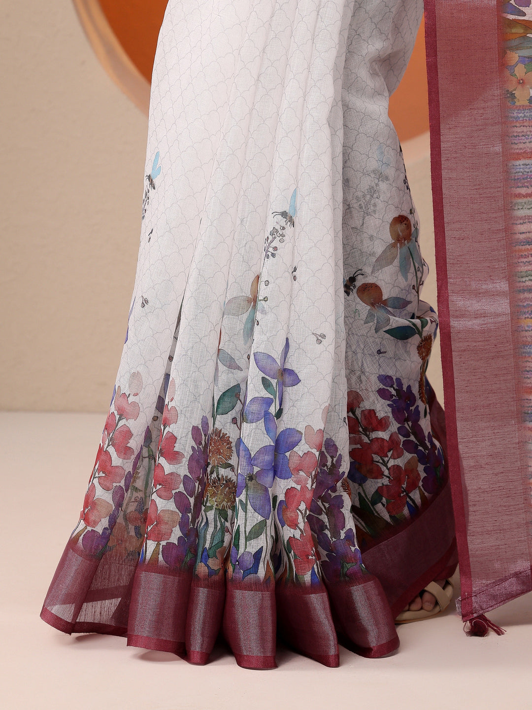 White Printed Cotton Blend Saree With Unstitched Blouse Piece
