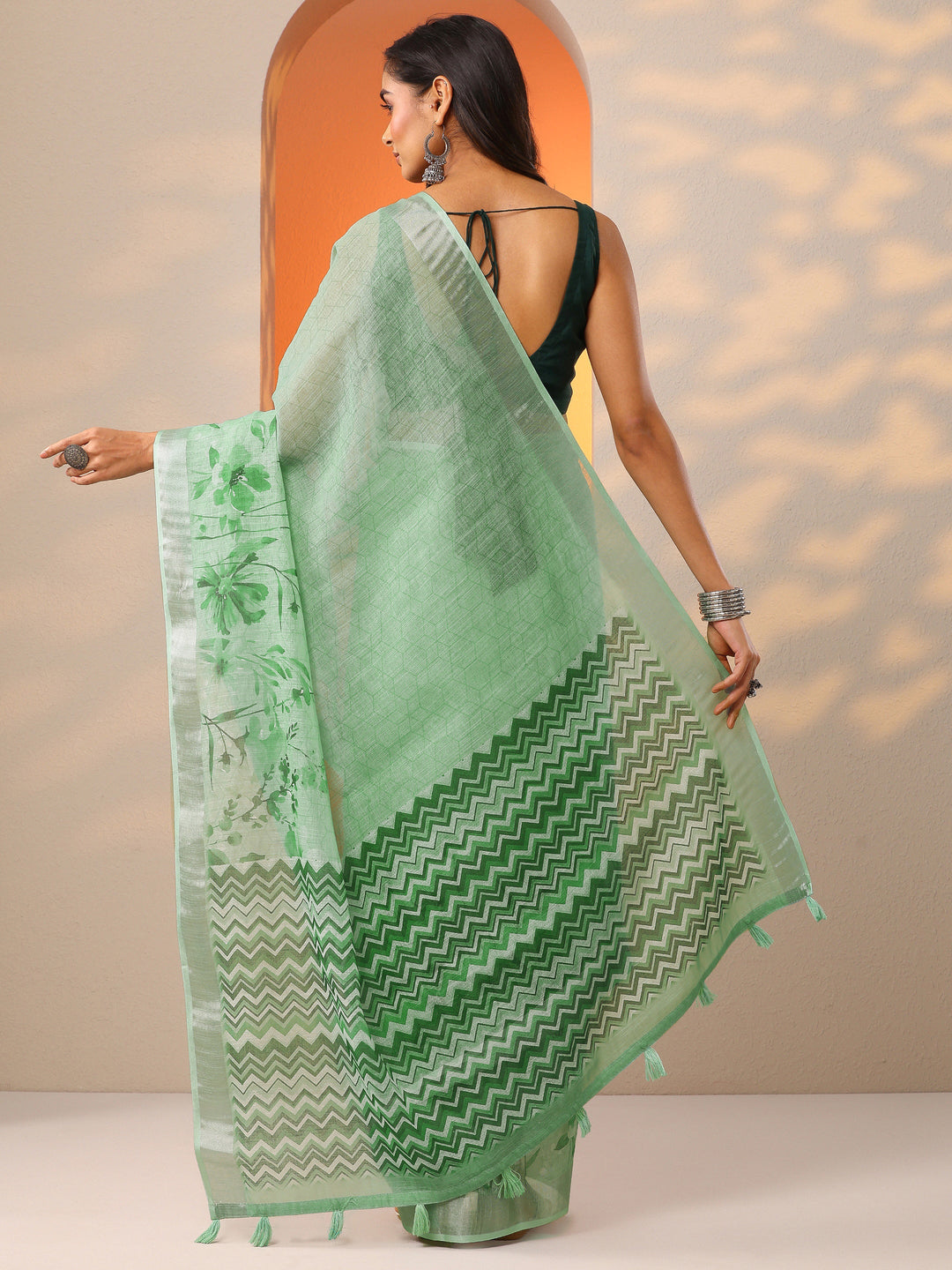 Green Printed Cotton Blend Saree With Unstitched Blouse Piece