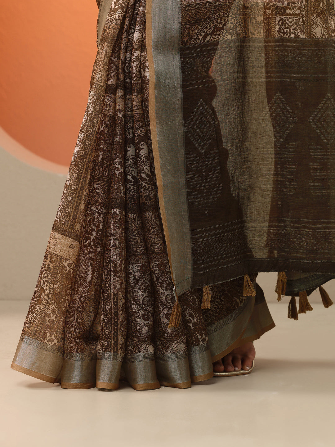 Brown Printed Cotton Blend Saree With Unstitched Blouse Piece