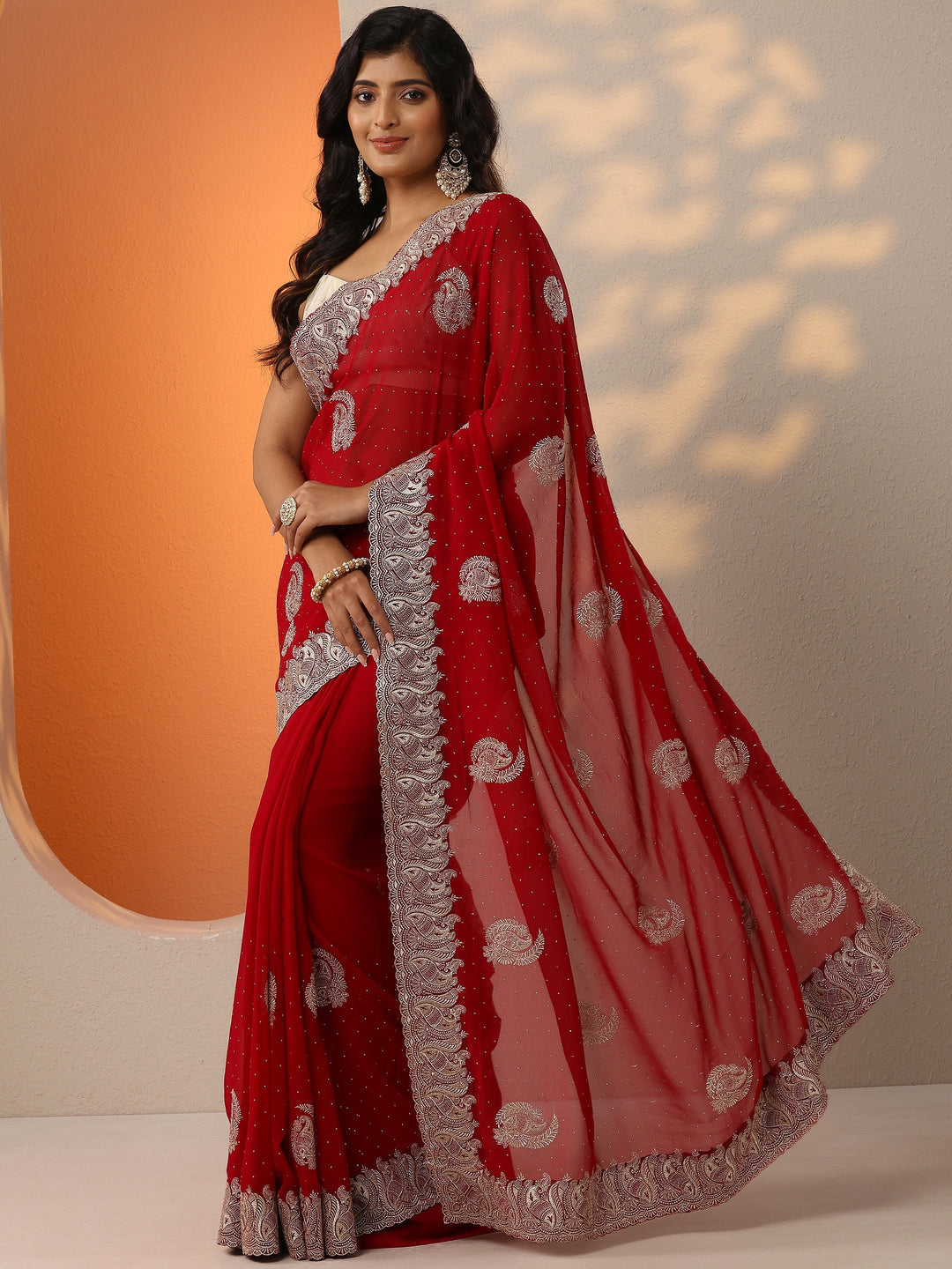 Red Embroidered Georgette Saree With Unstitched Blouse Piece