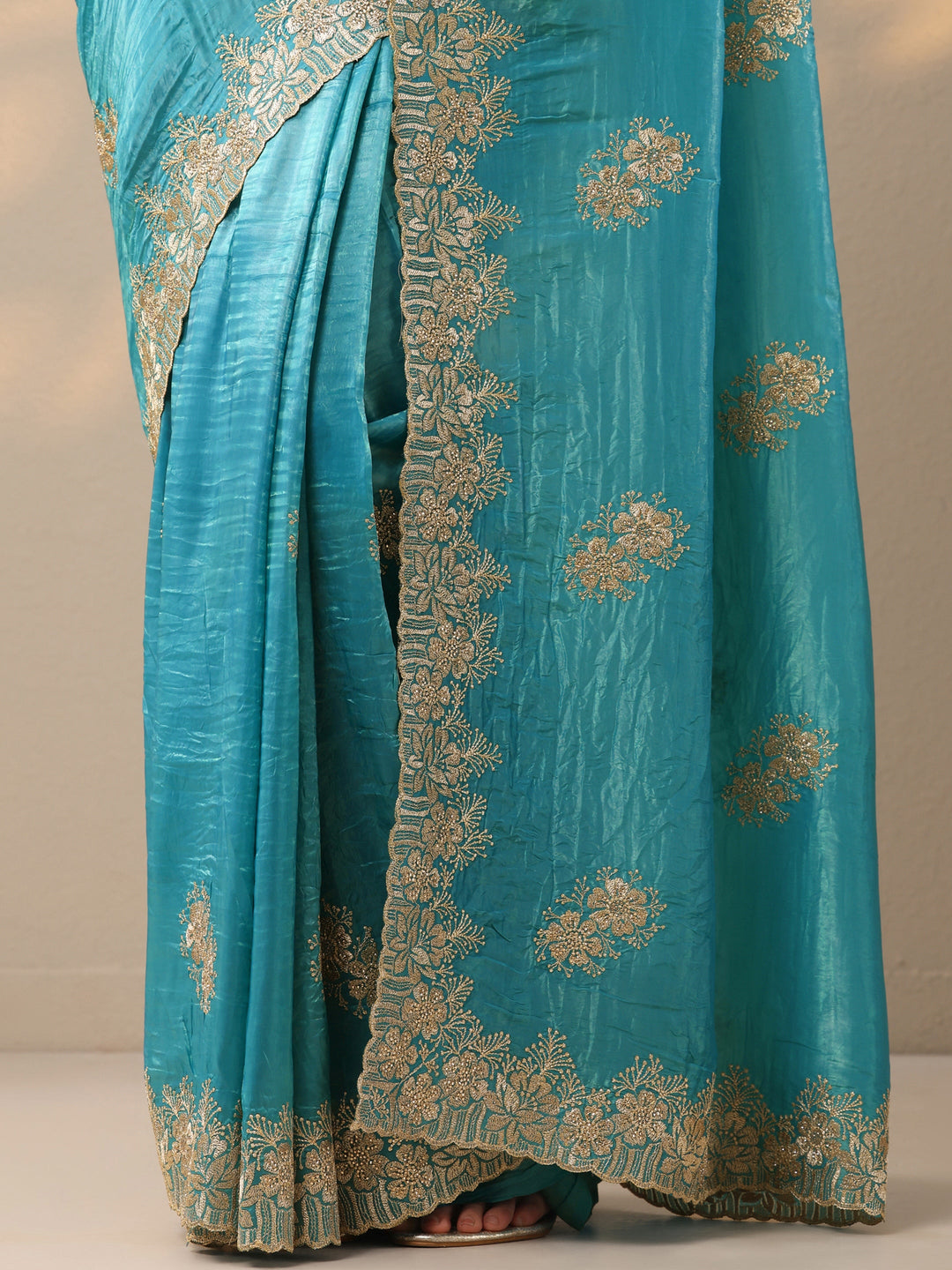 Blue Embroidered Organza Saree With Unstitched Blouse Piece