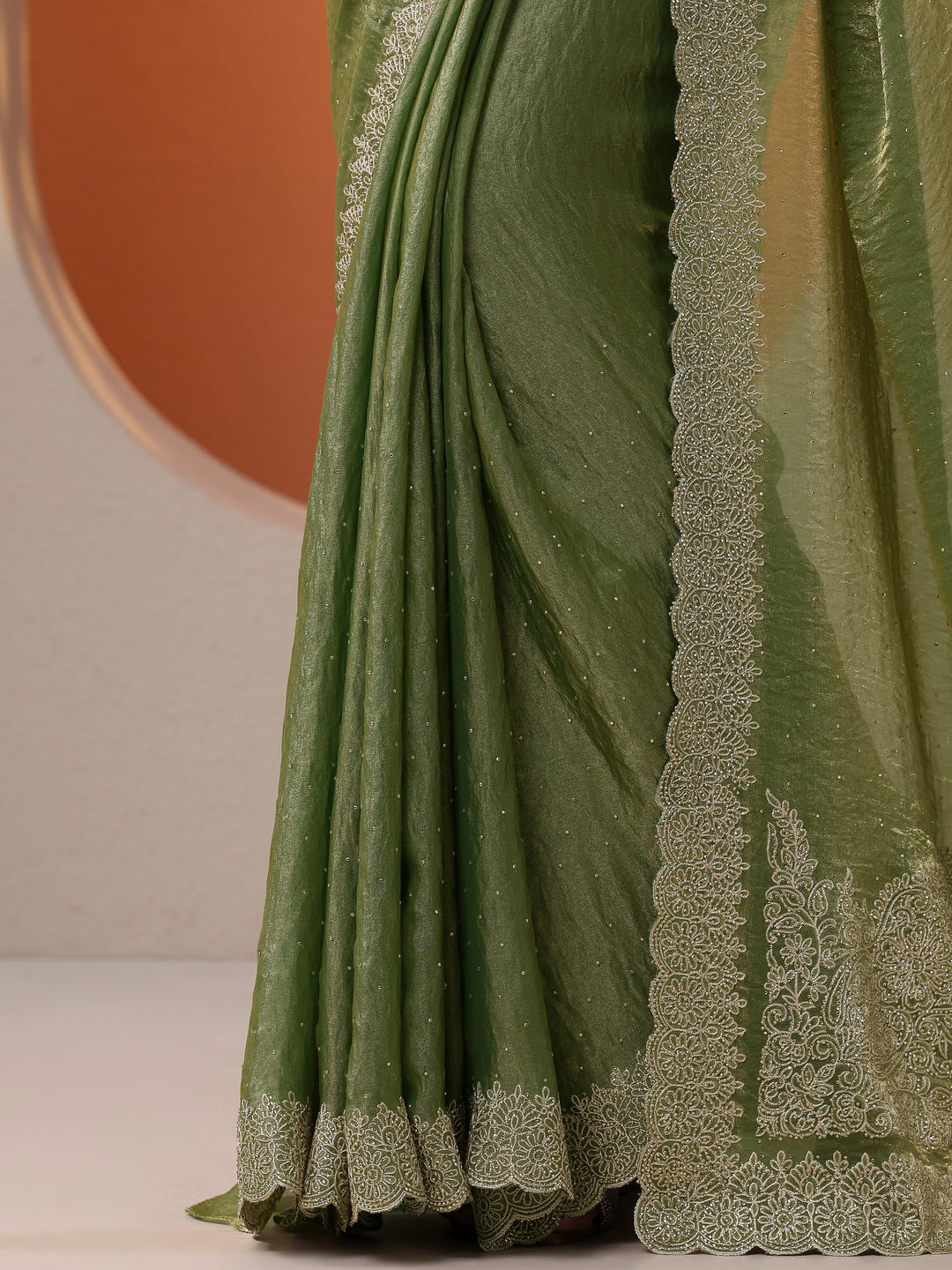 Green Embroidered Organza Saree With Unstitched Blouse Piece
