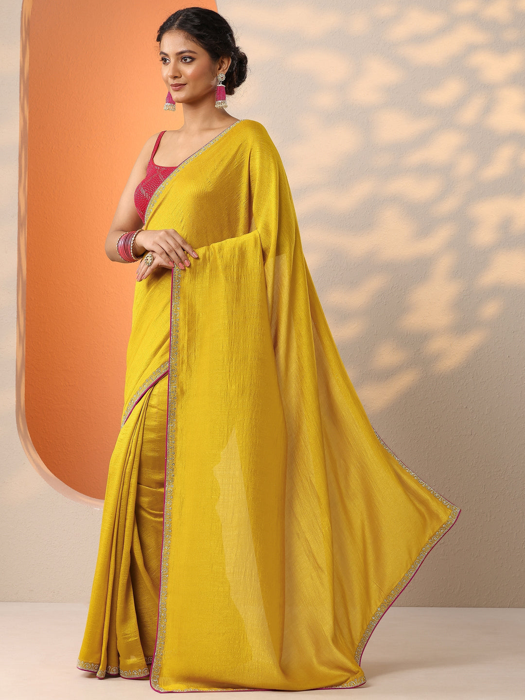 Mustard Solid Silk Blend Saree With Unstitched Blouse Piece