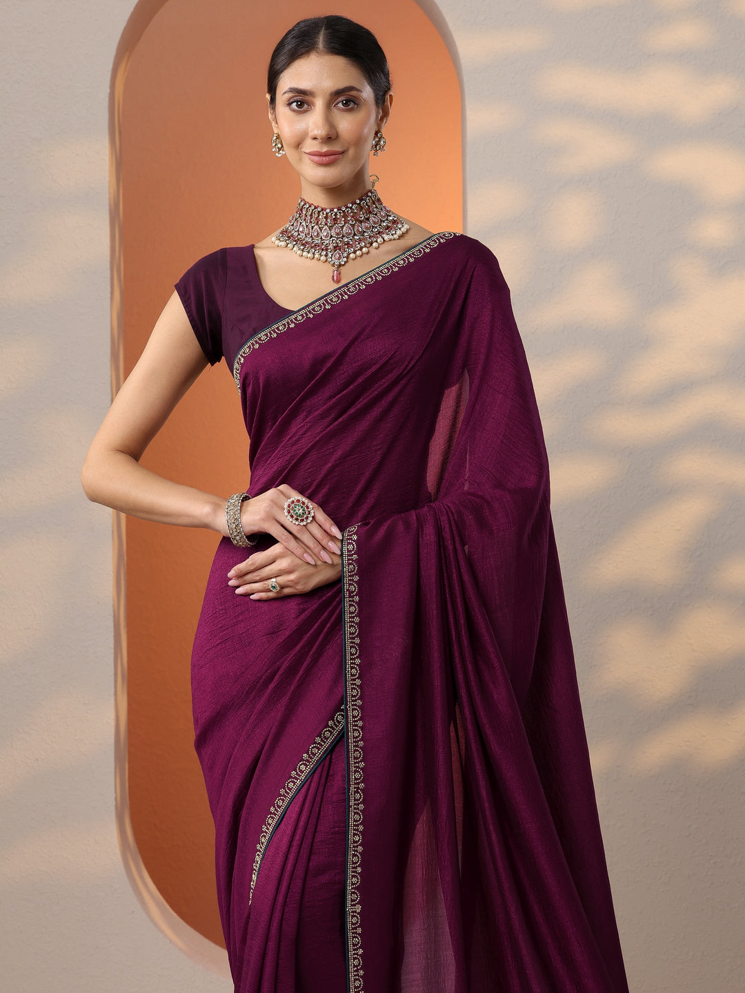 Burgundy Solid Silk Blend Saree With Unstitched Blouse Piece
