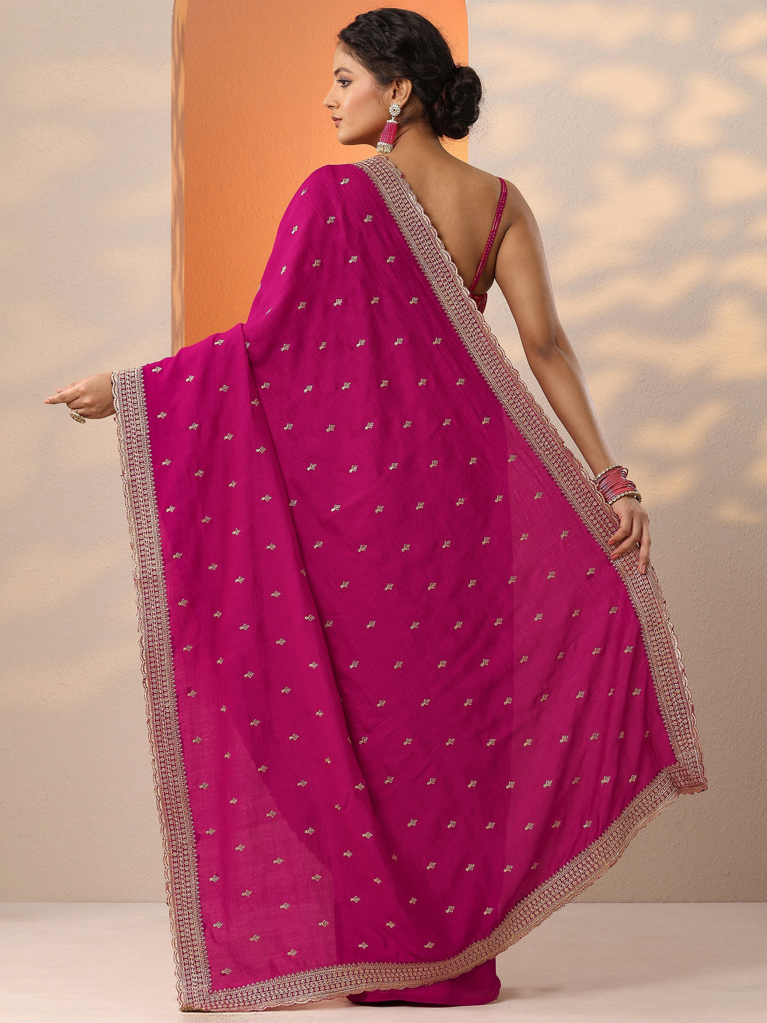 Pink Embellished Silk Blend Saree With Unstitched Blouse Piece