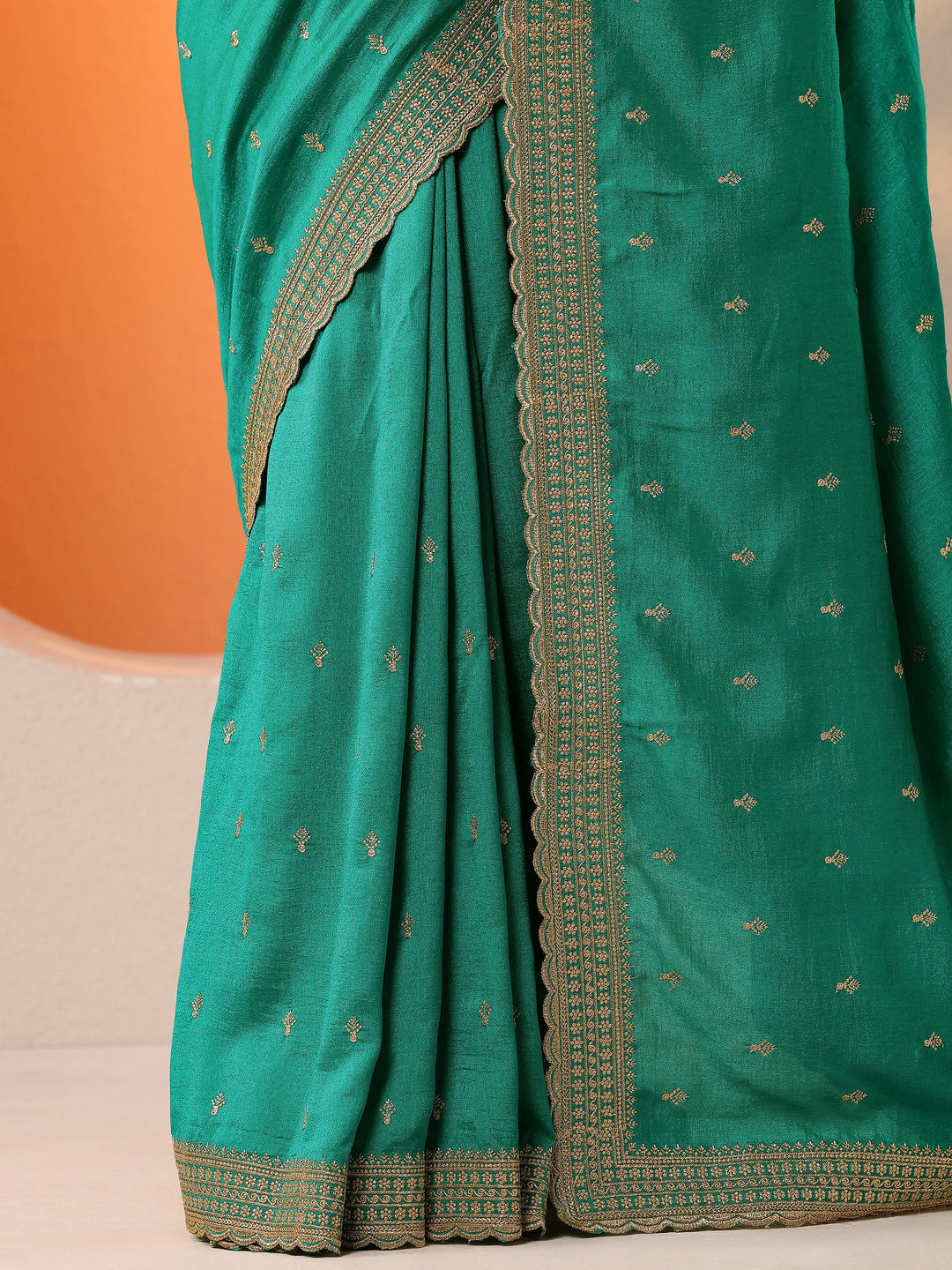 Green Embellished Silk Blend Saree With Unstitched Blouse Piece