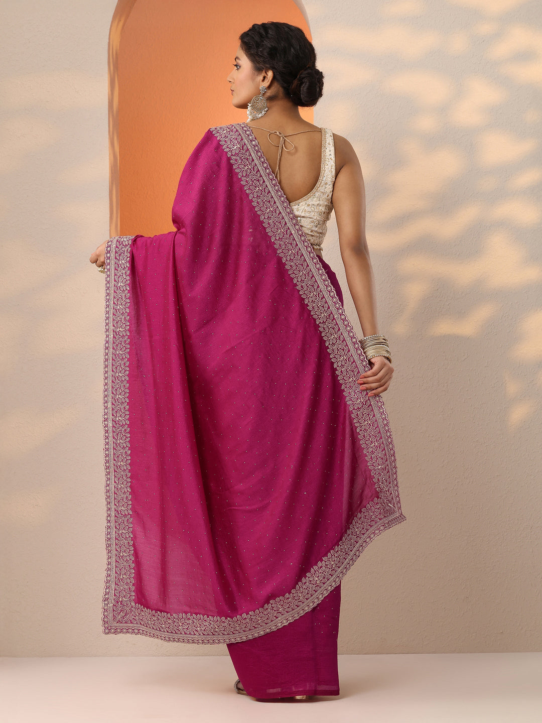 Pink Embellished Silk Blend Saree With Unstitched Blouse Piece