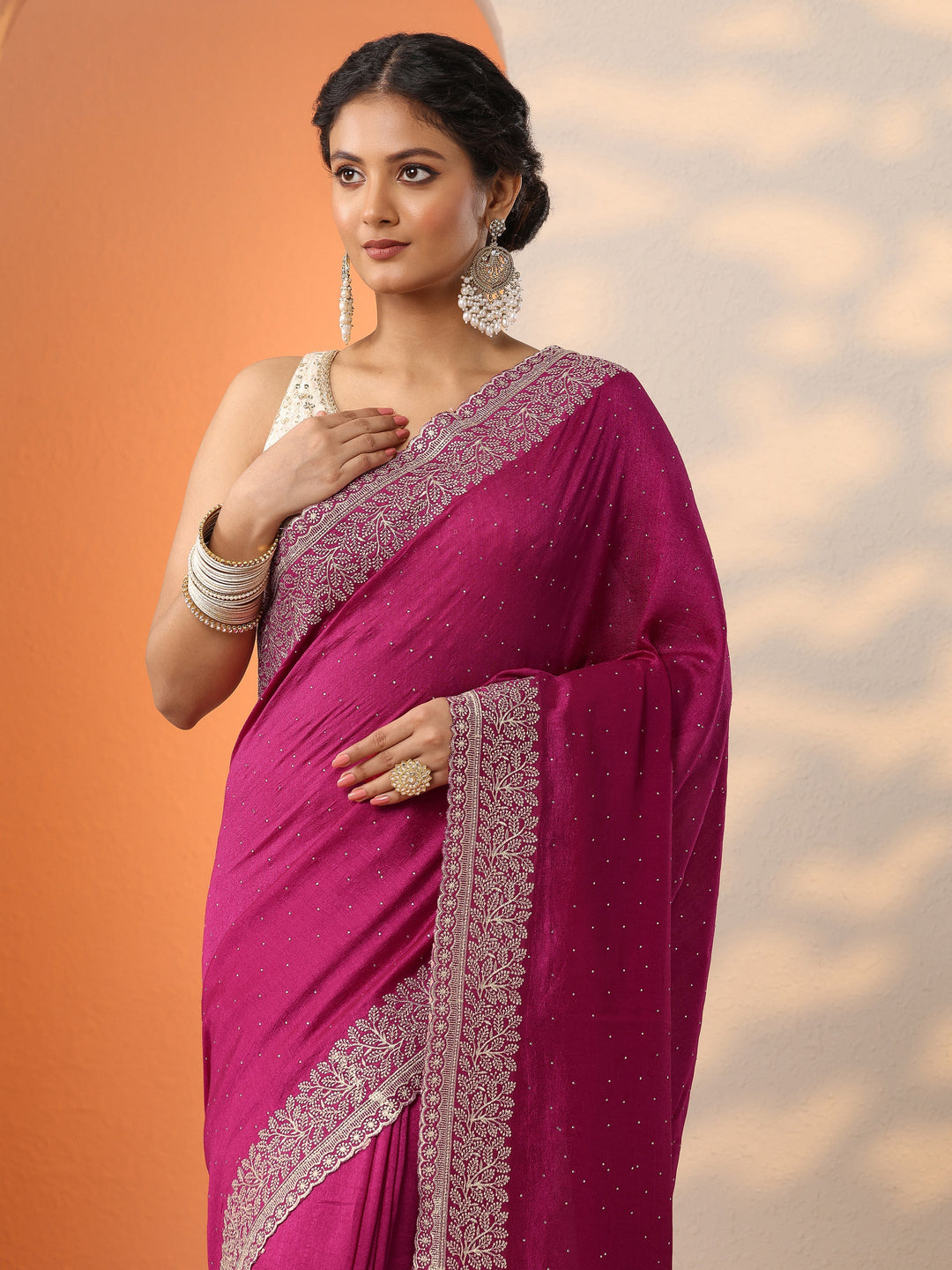 Pink Embellished Silk Blend Saree With Unstitched Blouse Piece