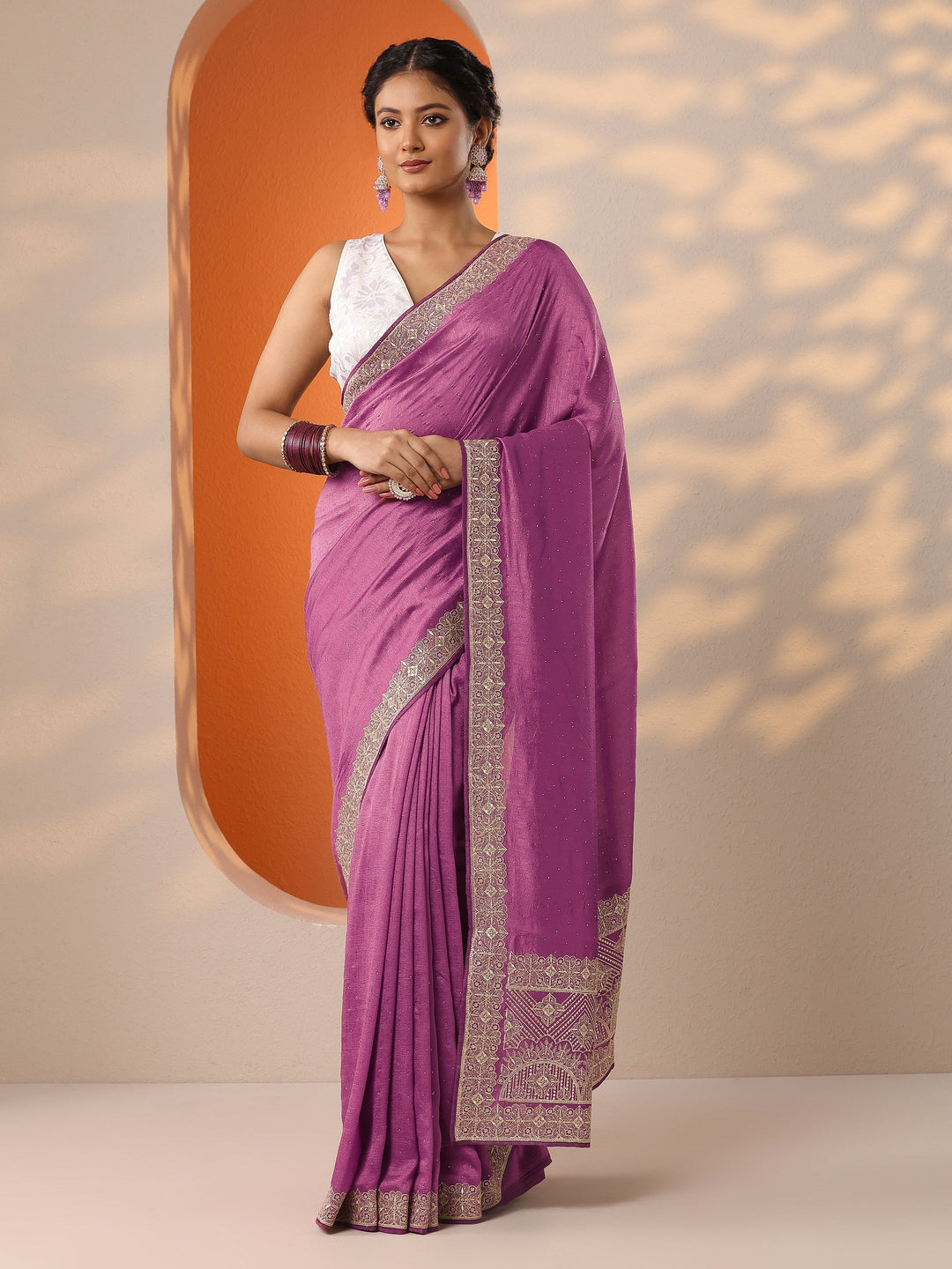 Pink Embellished Silk Blend Saree With Unstitched Blouse Piece