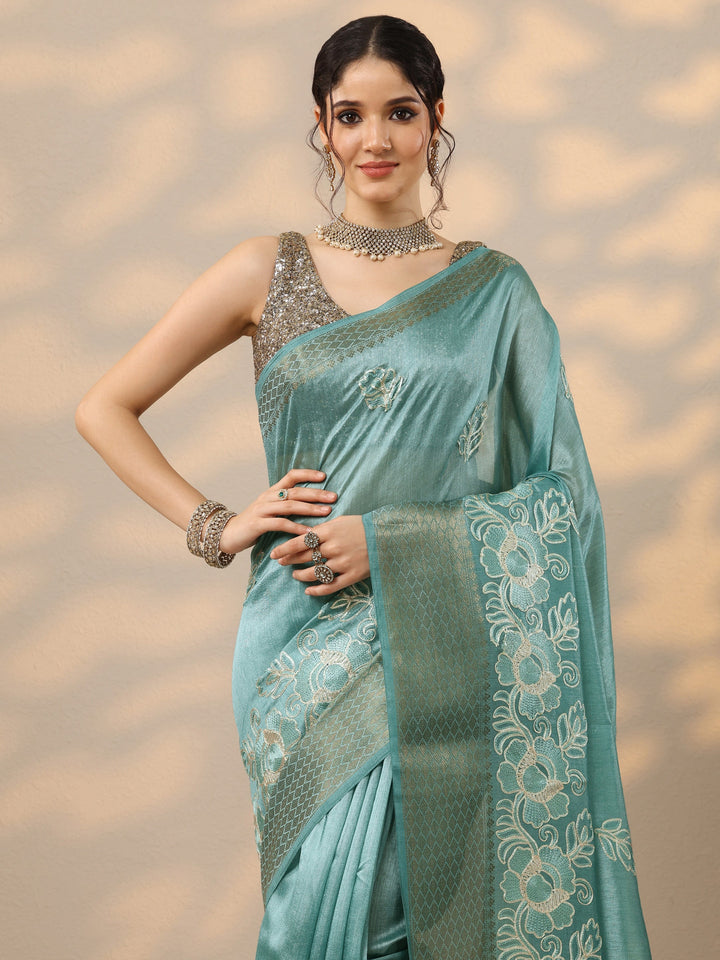 Blue Embroidered Silk Blend Saree With Unstitched Blouse Piece