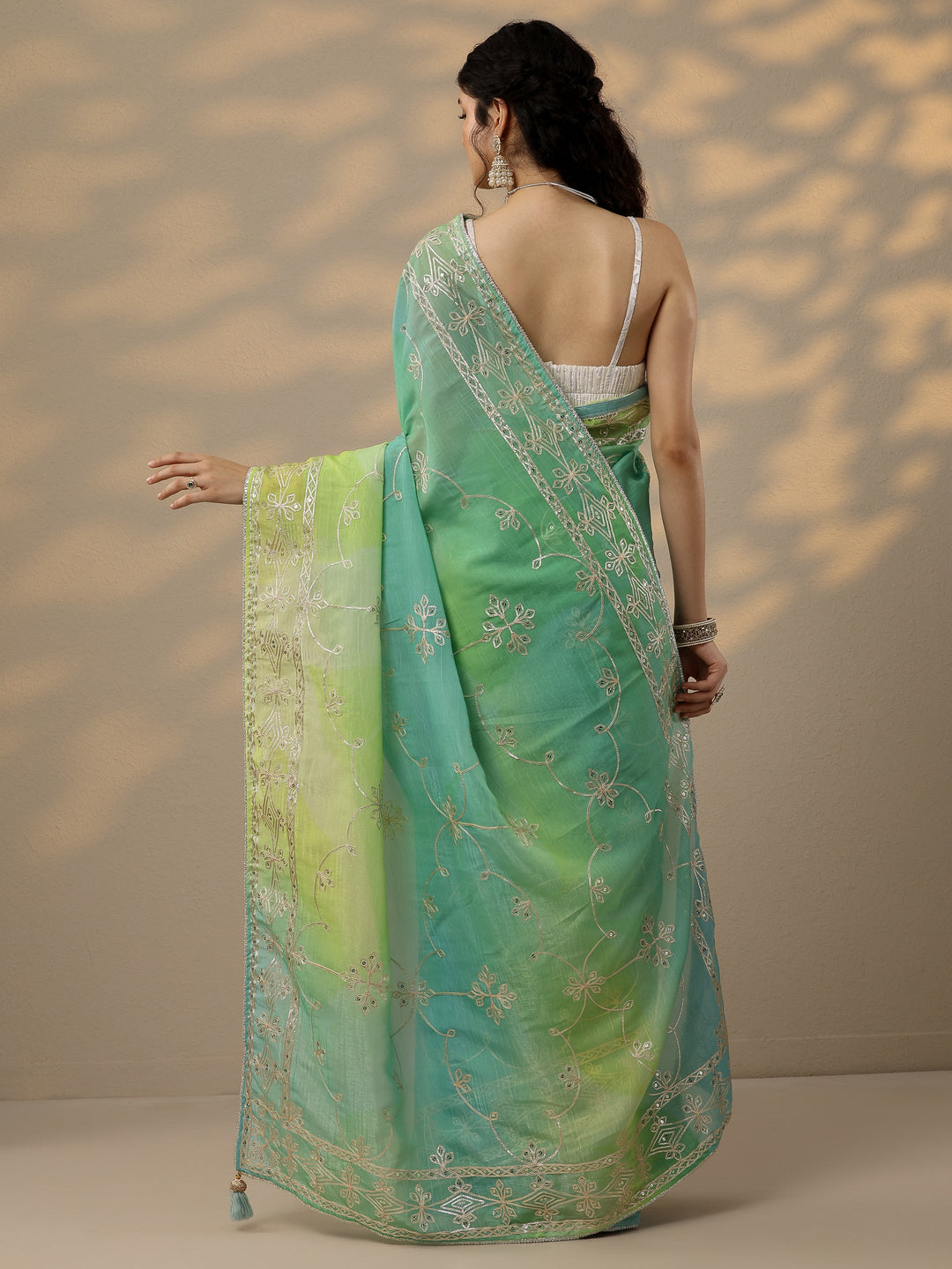 Green Embroidered Organza Saree With Unstitched Blouse Piece