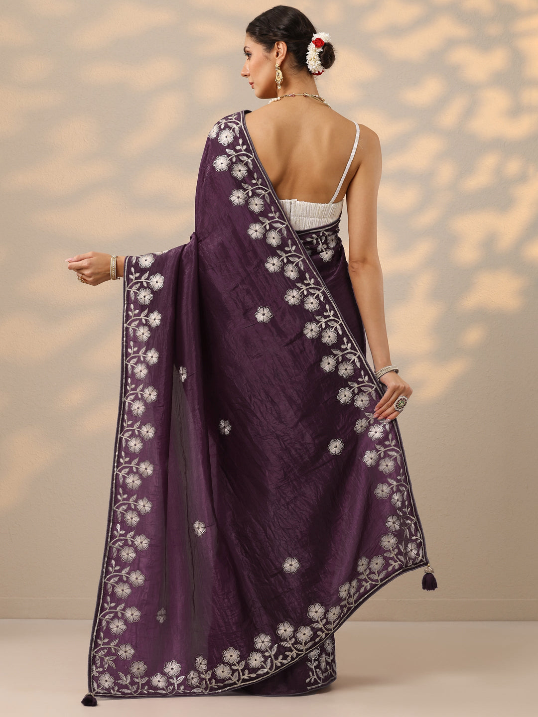 Purple Embroidered Organza Saree With Unstitched Blouse Piece