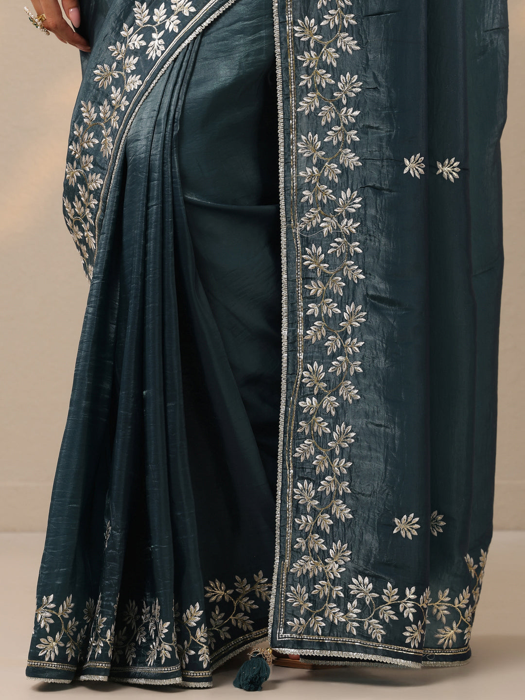Teal Embroidered Organza Saree With Unstitched Blouse Piece