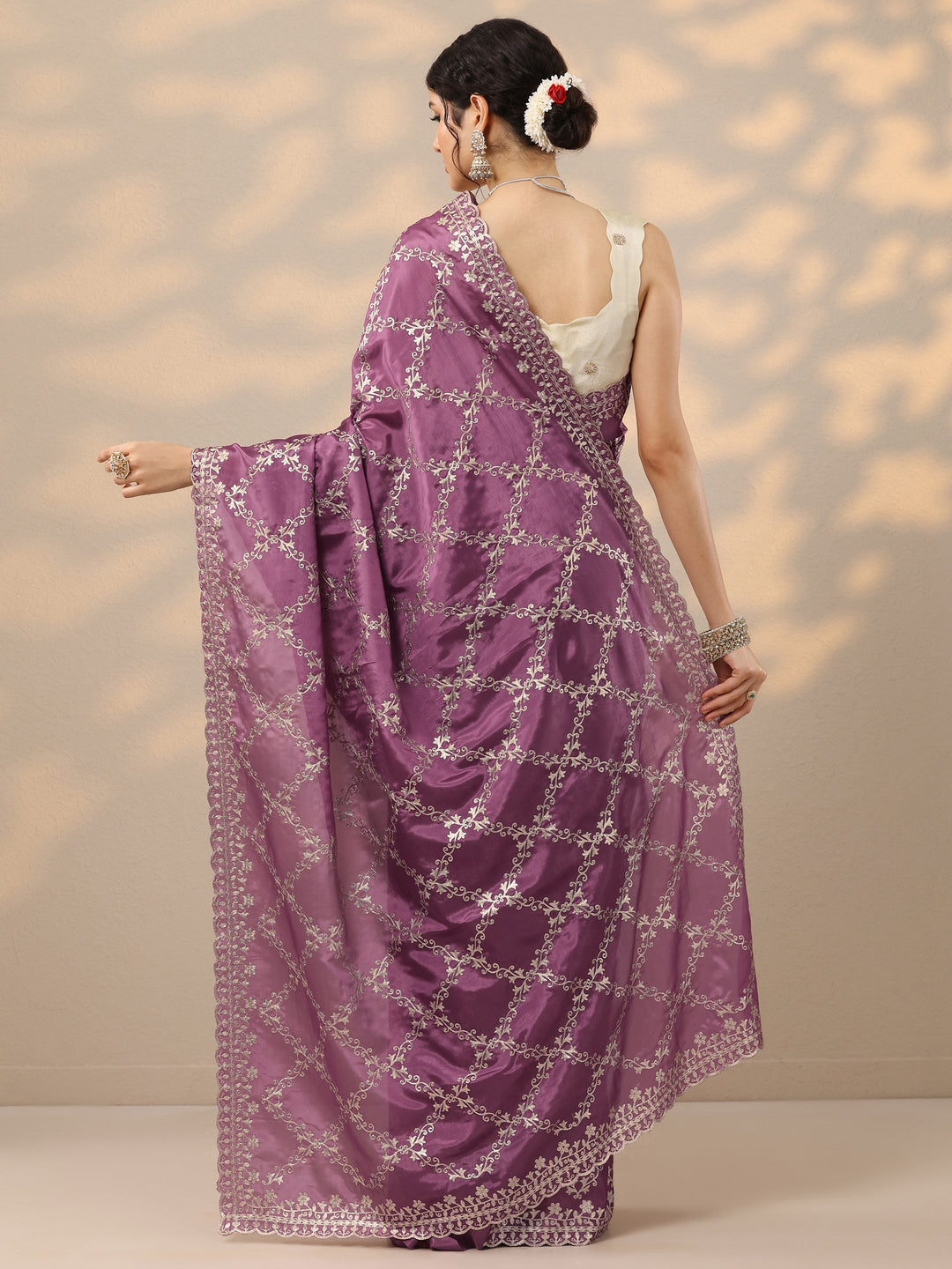 Mauve Embroidered Silk Blend Saree With Unstitched Blouse Piece