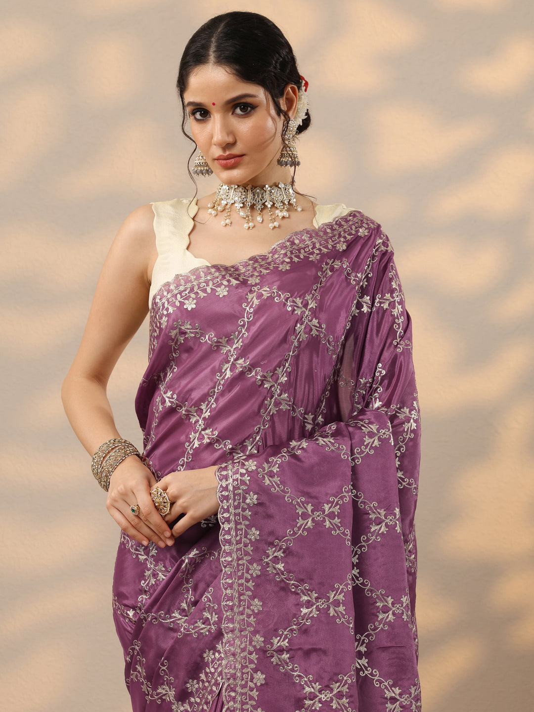 Mauve Embroidered Silk Blend Saree With Unstitched Blouse Piece