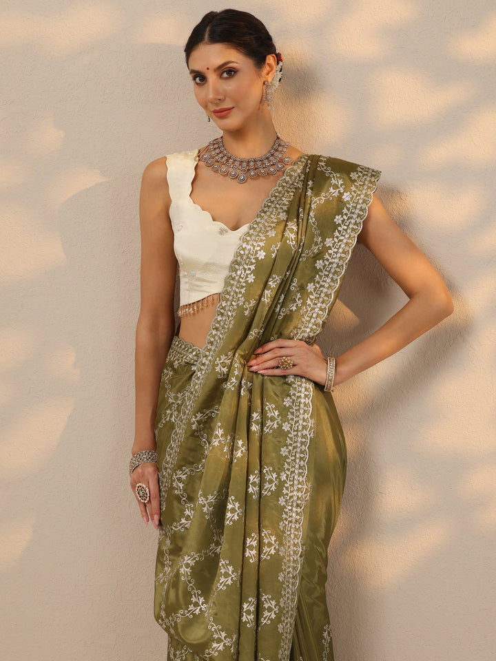 Green Embroidered Silk Blend Saree With Unstitched Blouse Piece