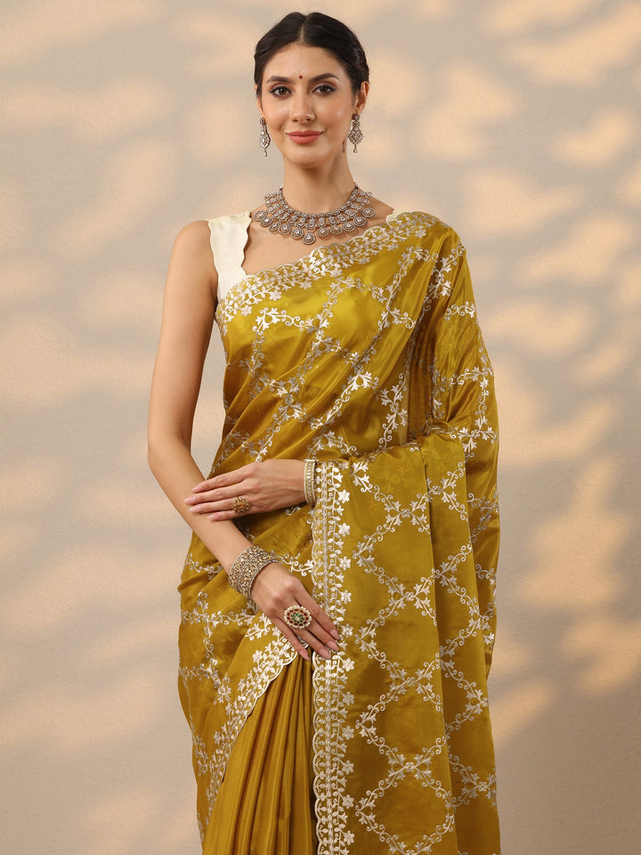 Mustard Embroidered Silk Blend Saree With Unstitched Blouse Piece