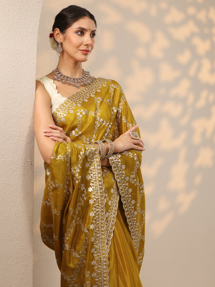 Mustard Embroidered Silk Blend Saree With Unstitched Blouse Piece