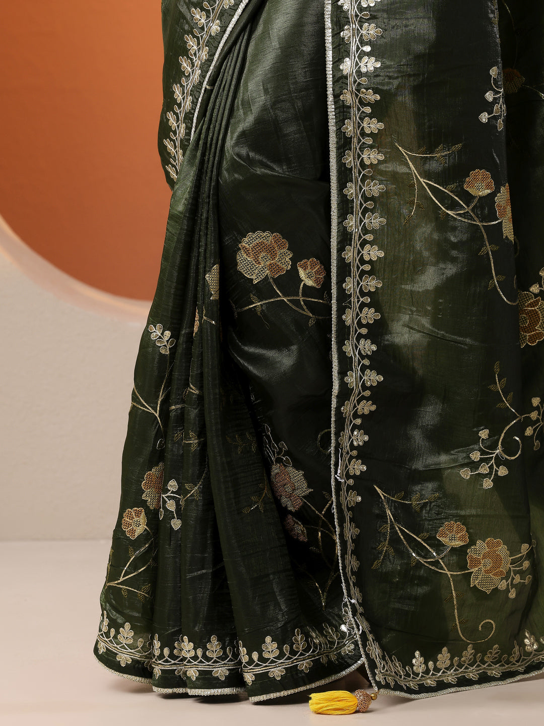 Green Embroidered Organza Saree With Unstitched Blouse Piece