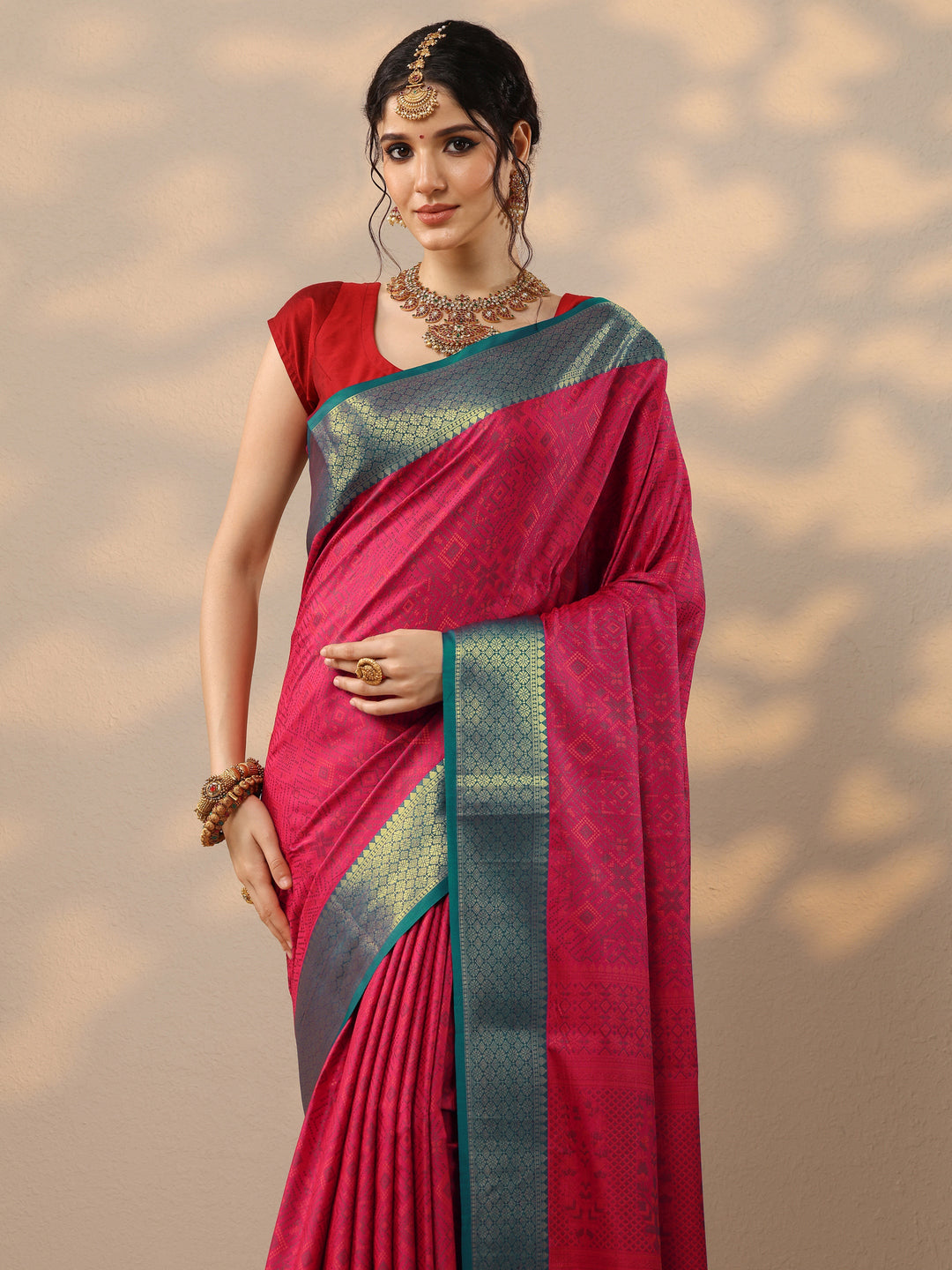 Pink Woven Design Banarasi Silk Blend Saree With Unstitched Blouse Piece