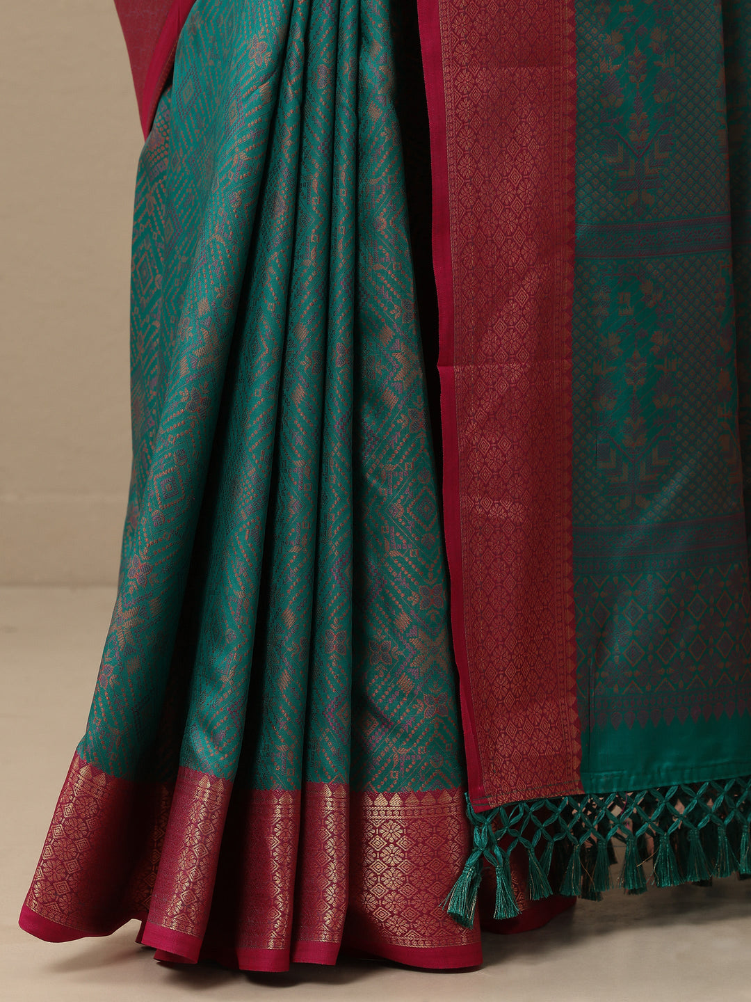 Blue Woven Design Banarasi Silk Blend Saree With Unstitched Blouse Piece