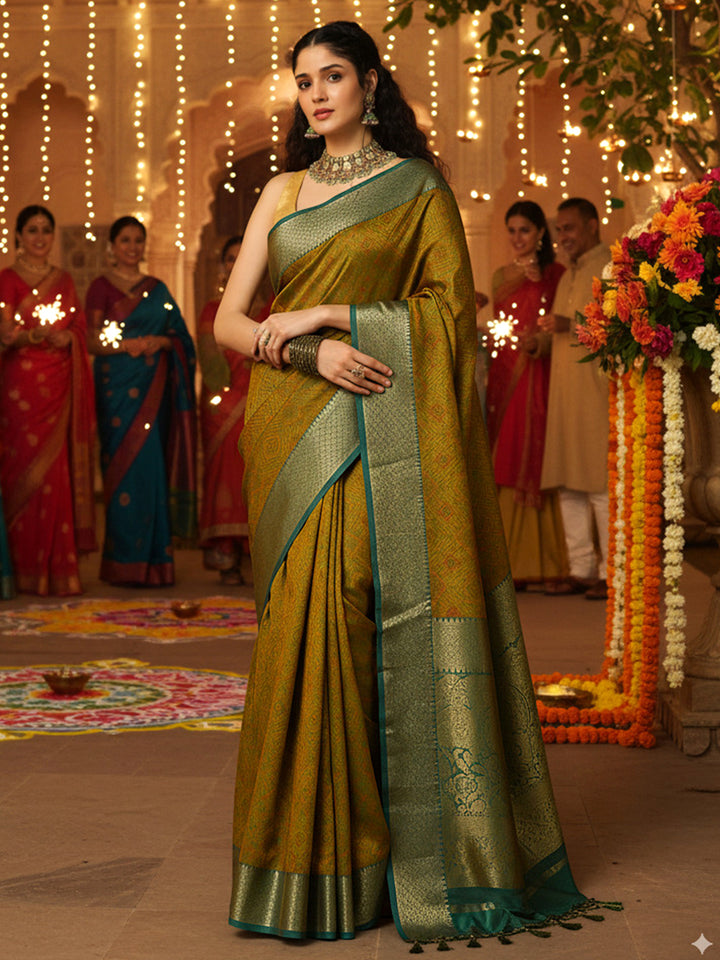 Green Woven Design Kanjeevaram Silk Blend Saree With Unstitched Blouse Piece