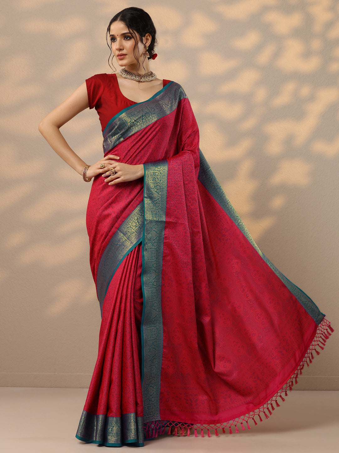 Red Woven Design Banarasi Silk Blend Saree With Unstitched Blouse Piece