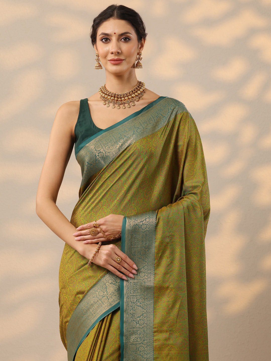 Green Woven Design Banarasi Silk Blend Saree With Unstitched Blouse Piece