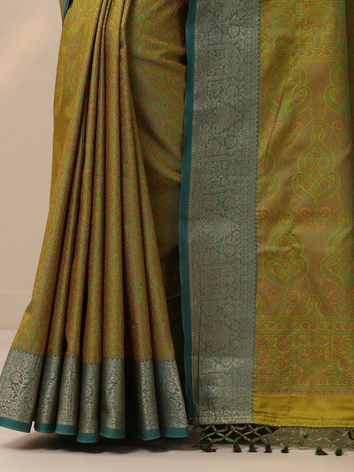 Green Woven Design Banarasi Silk Blend Saree With Unstitched Blouse Piece