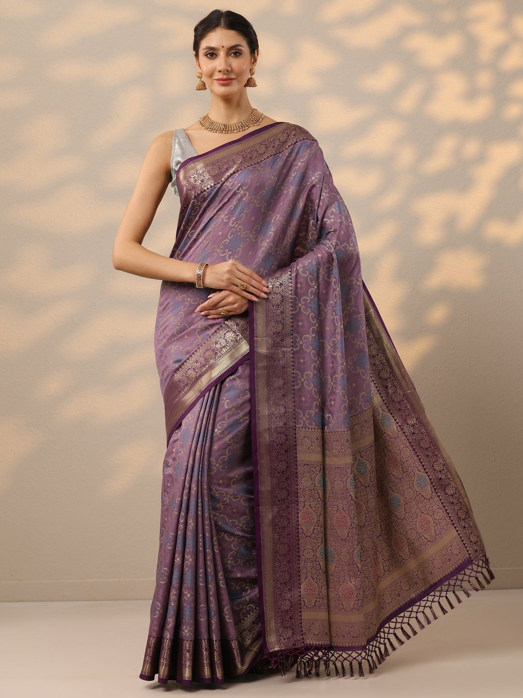 Lavender Woven Design Banarasi Silk Blend Saree With Unstitched Blouse Piece