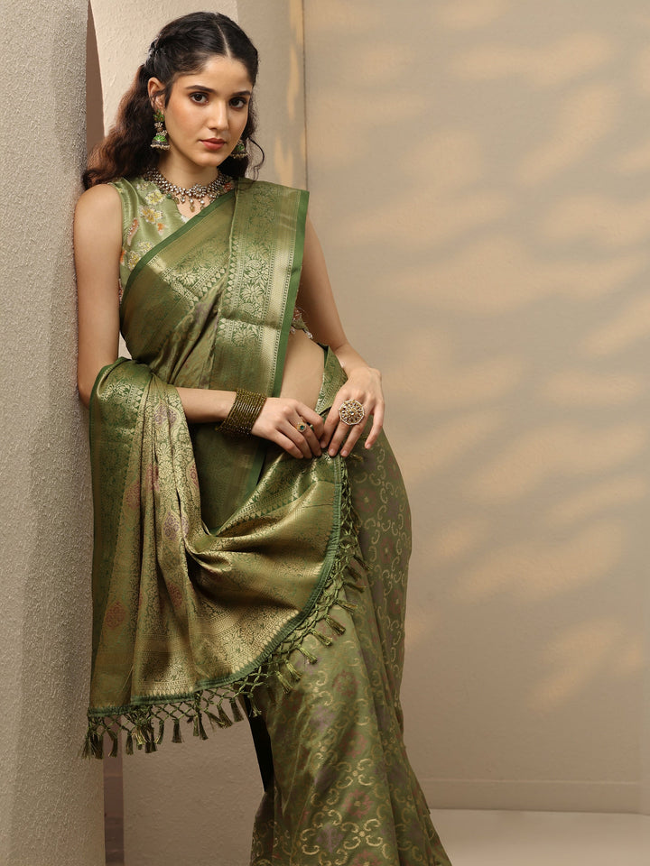 Green Woven Design Banarasi Silk Blend Saree With Unstitched Blouse Piece
