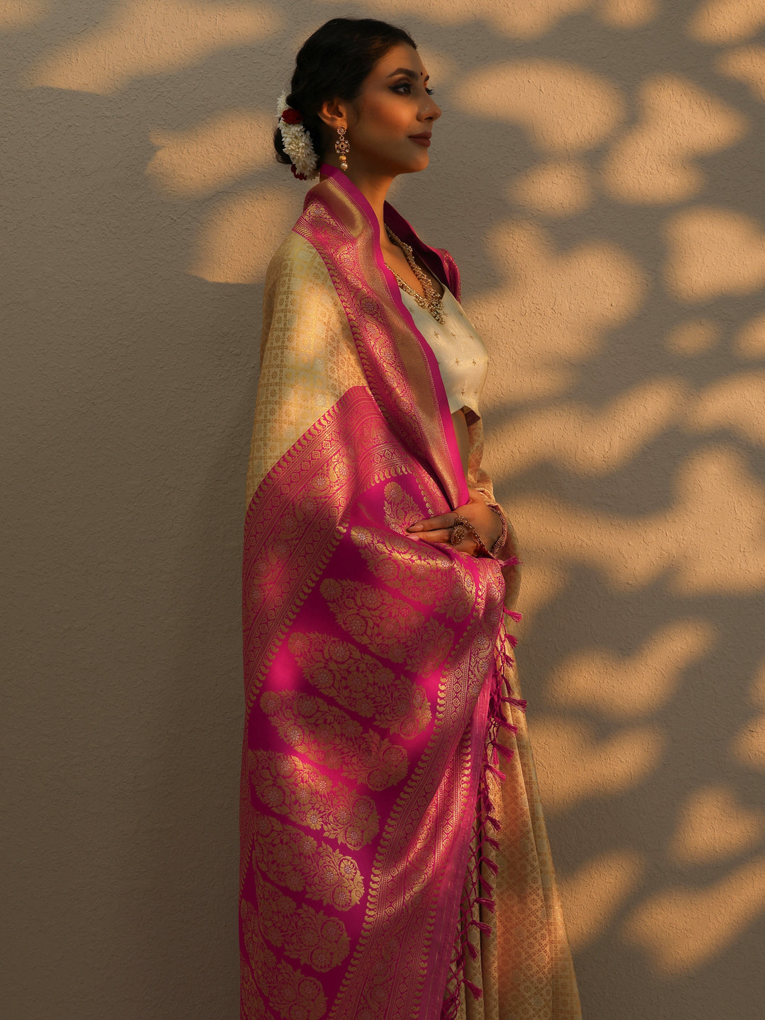 Beige Woven Design Banarasi Silk Blend Saree With Unstitched Blouse Piece