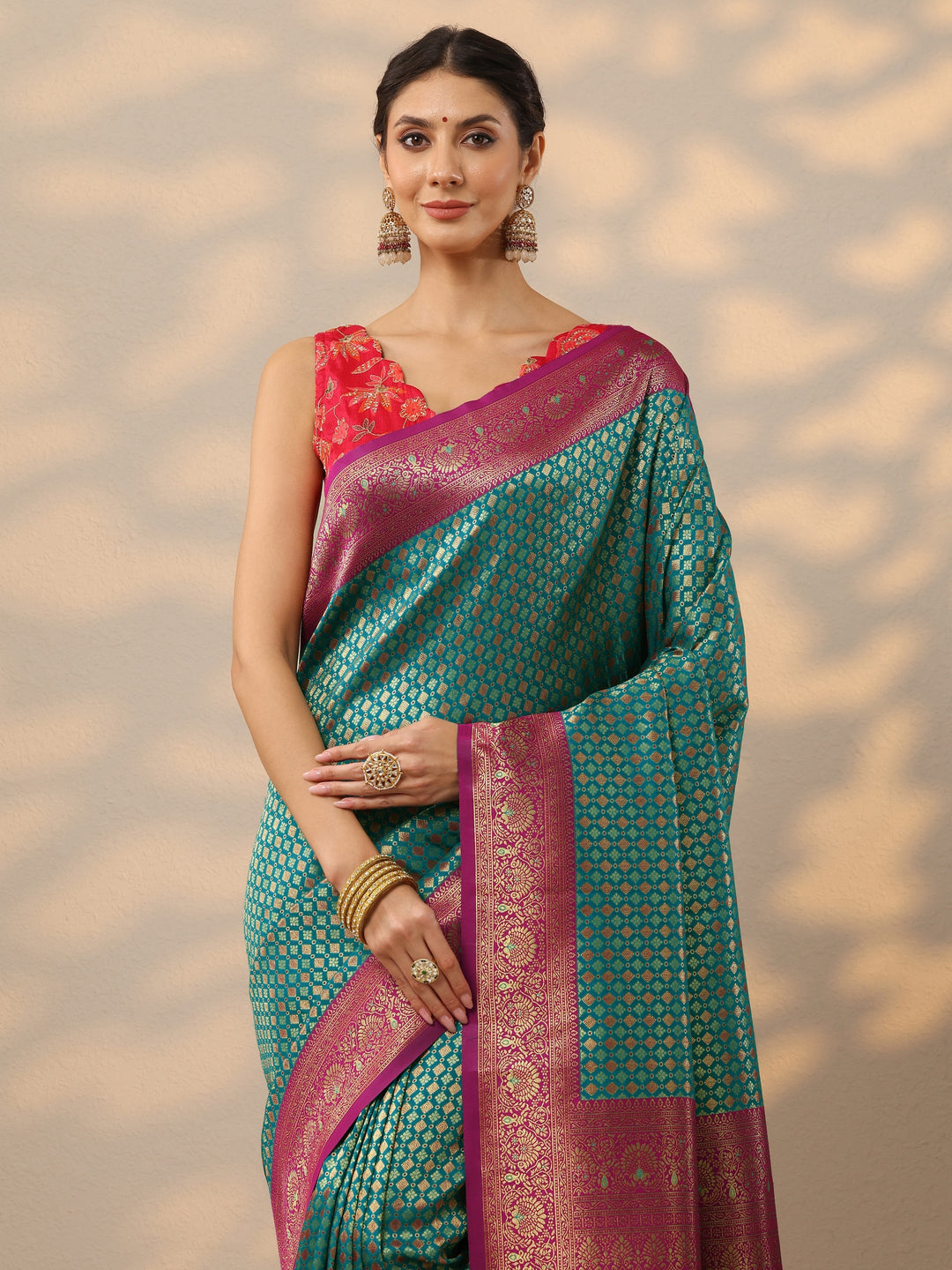 Green Woven Design Banarasi Silk Blend Saree With Unstitched Blouse Piece