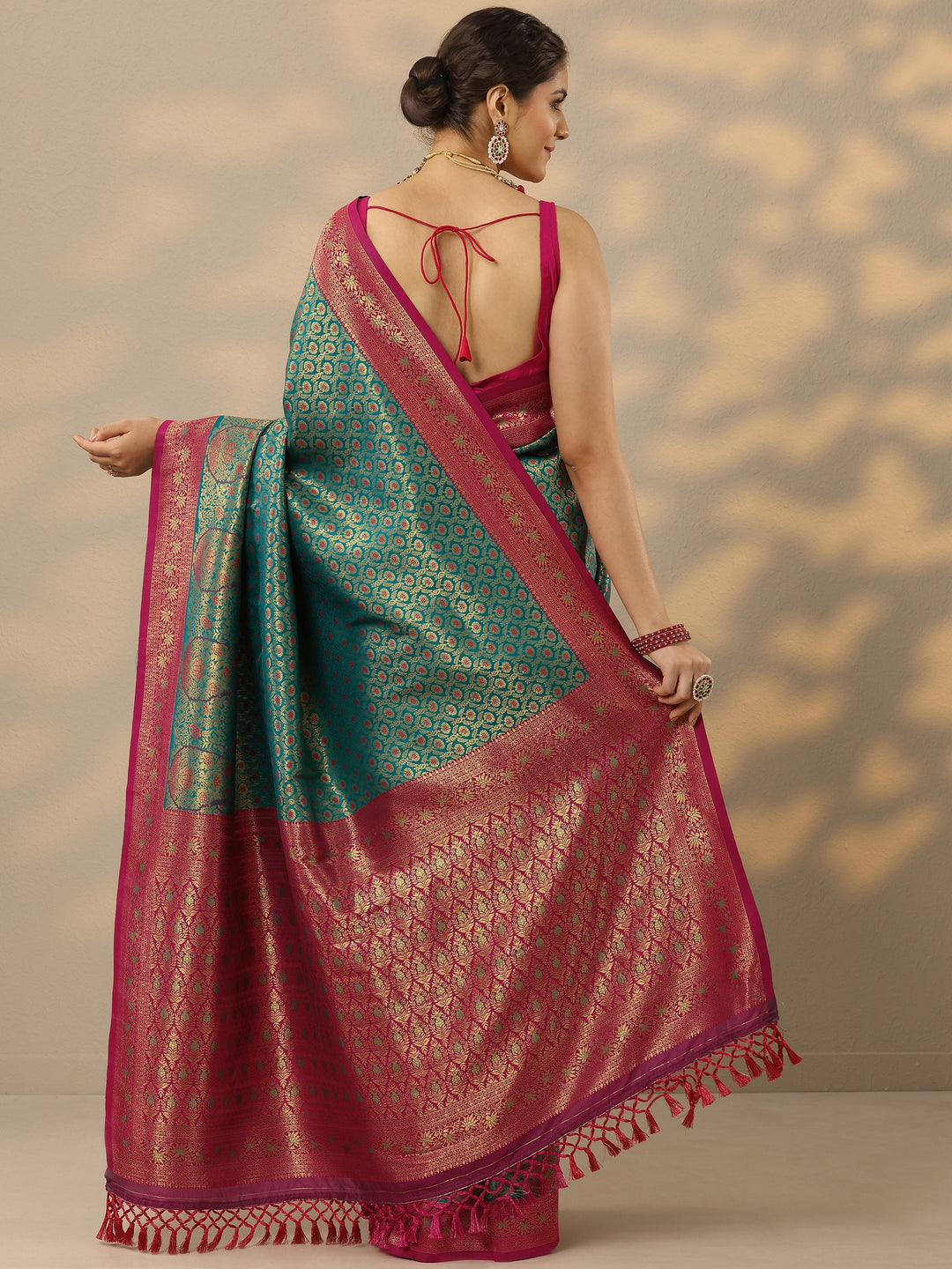Green Woven Design Banarasi Silk Blend Saree With Unstitched Blouse Piece