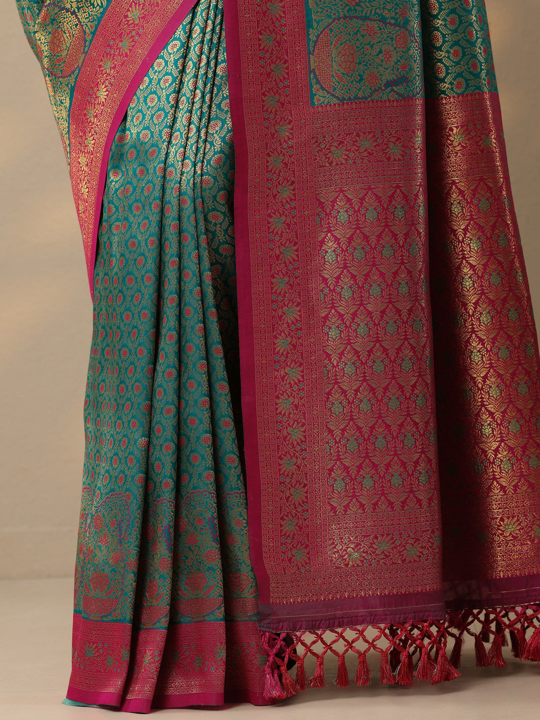 Green Woven Design Banarasi Silk Blend Saree With Unstitched Blouse Piece