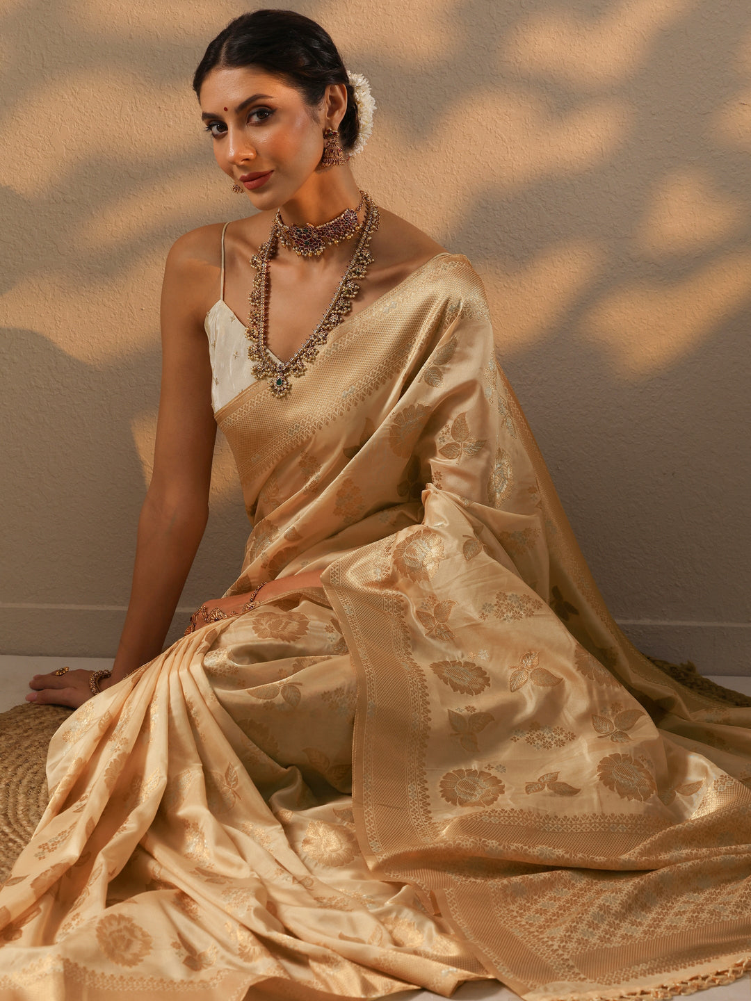 Beige Woven Design Banarasi Silk Blend Saree With Unstitched Blouse Piece