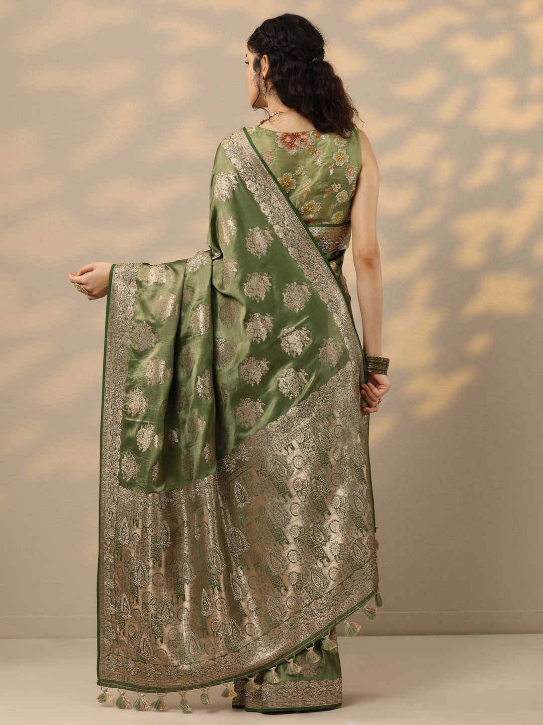 Green Woven Design Banarasi Silk Blend Saree With Unstitched Blouse Piece