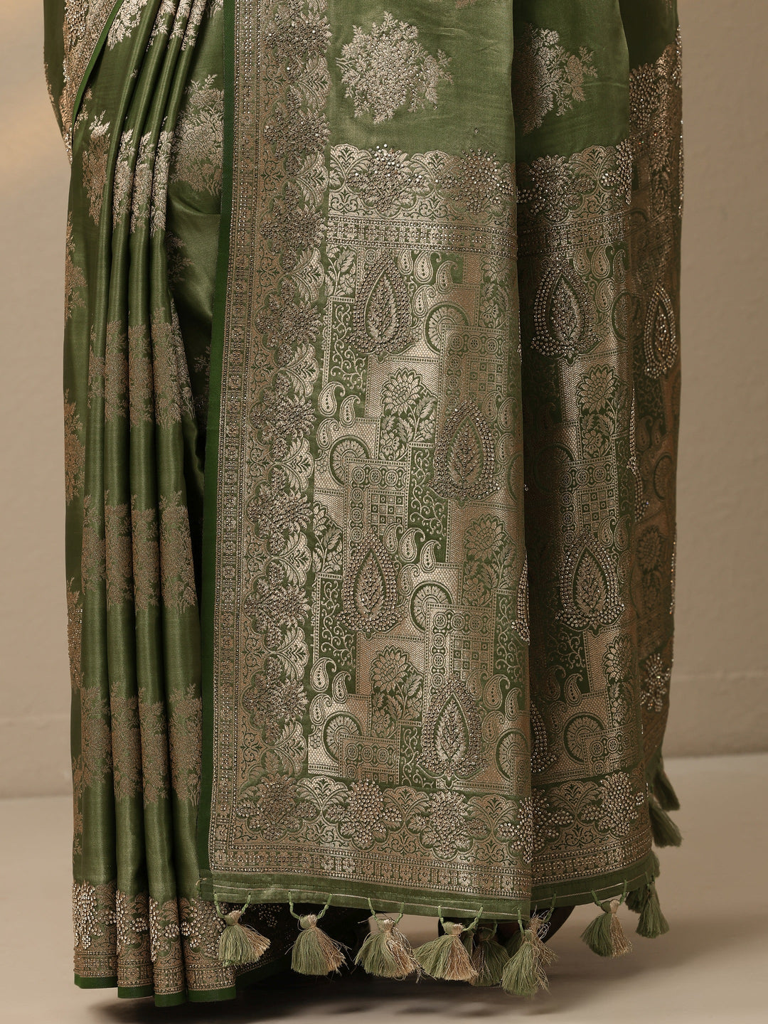 Green Woven Design Banarasi Silk Blend Saree With Unstitched Blouse Piece