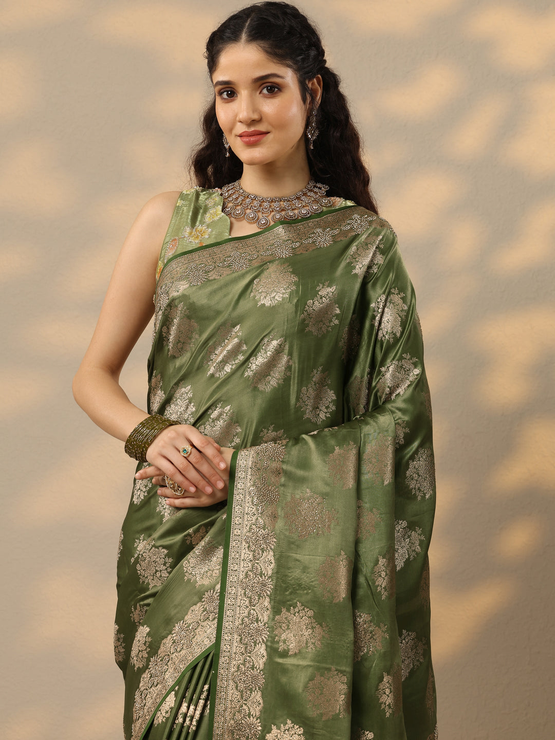 Green Woven Design Banarasi Silk Blend Saree With Unstitched Blouse Piece