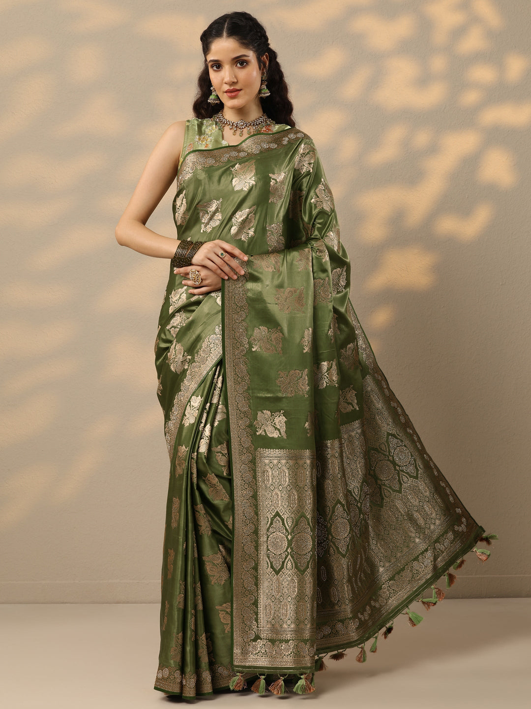 Green Woven Design Banarasi Silk Blend Saree With Unstitched Blouse Piece