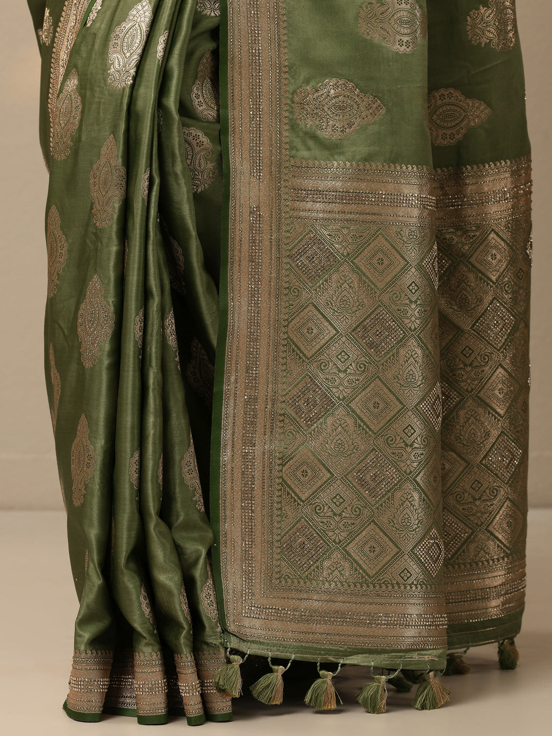 Green Woven Design Banarasi Silk Blend Saree With Unstitched Blouse Piece